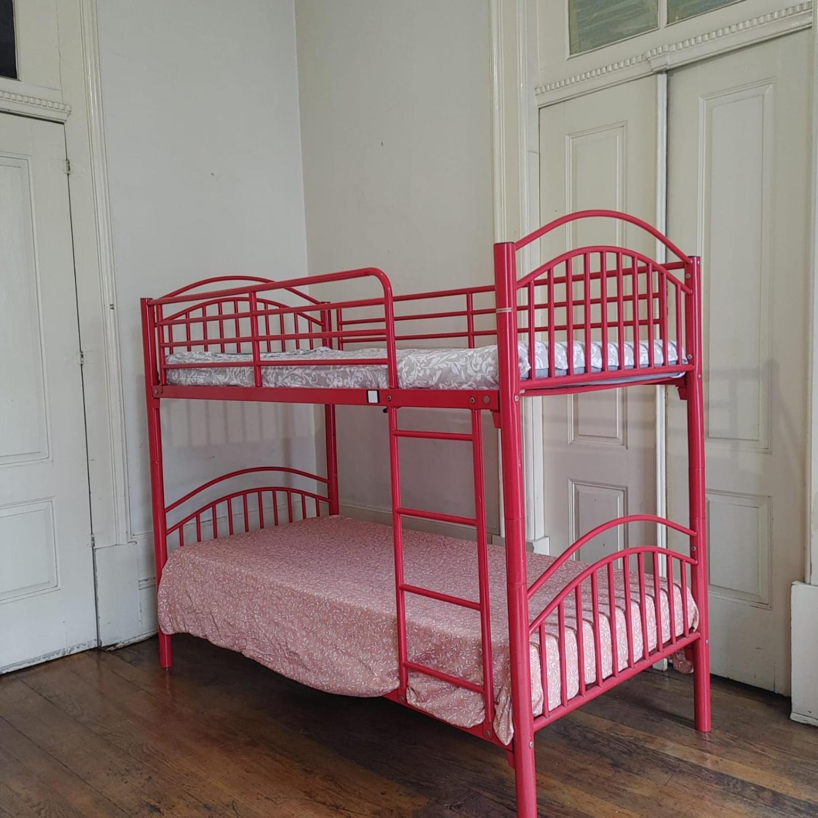 Dans L'Atelier Hostel Unidade Porta Nova Брага Экстерьер фото