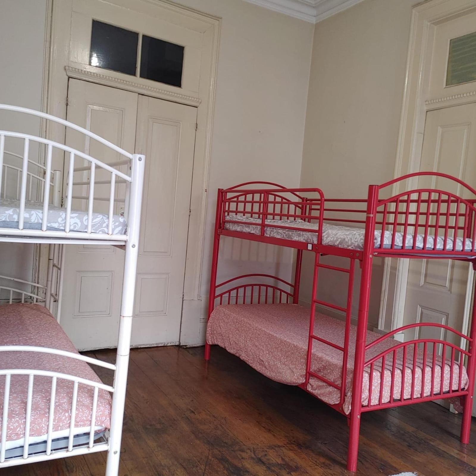 Dans L'Atelier Hostel Unidade Porta Nova Брага Экстерьер фото
